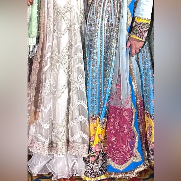 Sara Rizwan Designer heavy embellished maxi Pakistan formal wear wedding wearM - Picture 5 of 6